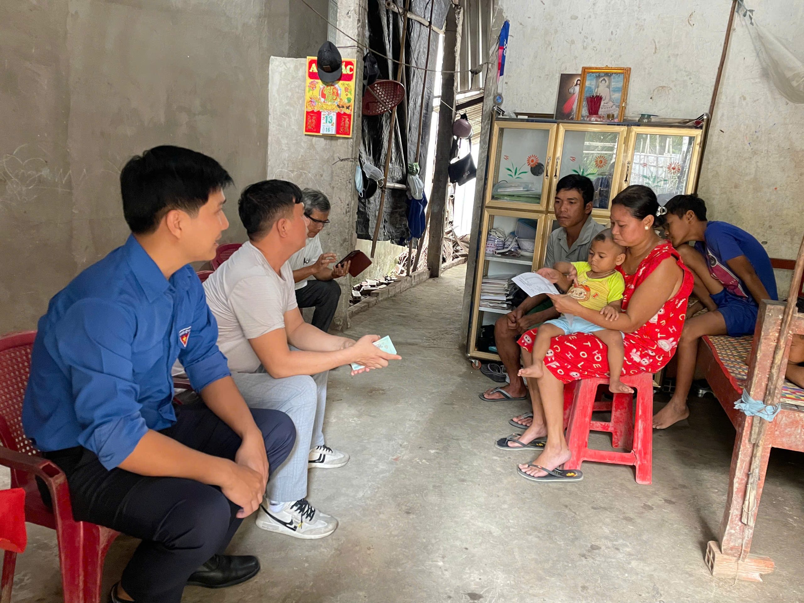 TIỂU CẦN THỰC HIỆN NHIỀU GIẢI PHÁP HỖ TRỢ HỌC SINH CÓ NGUY CƠ BỎ HỌC ĐẾN TRƯỜNG