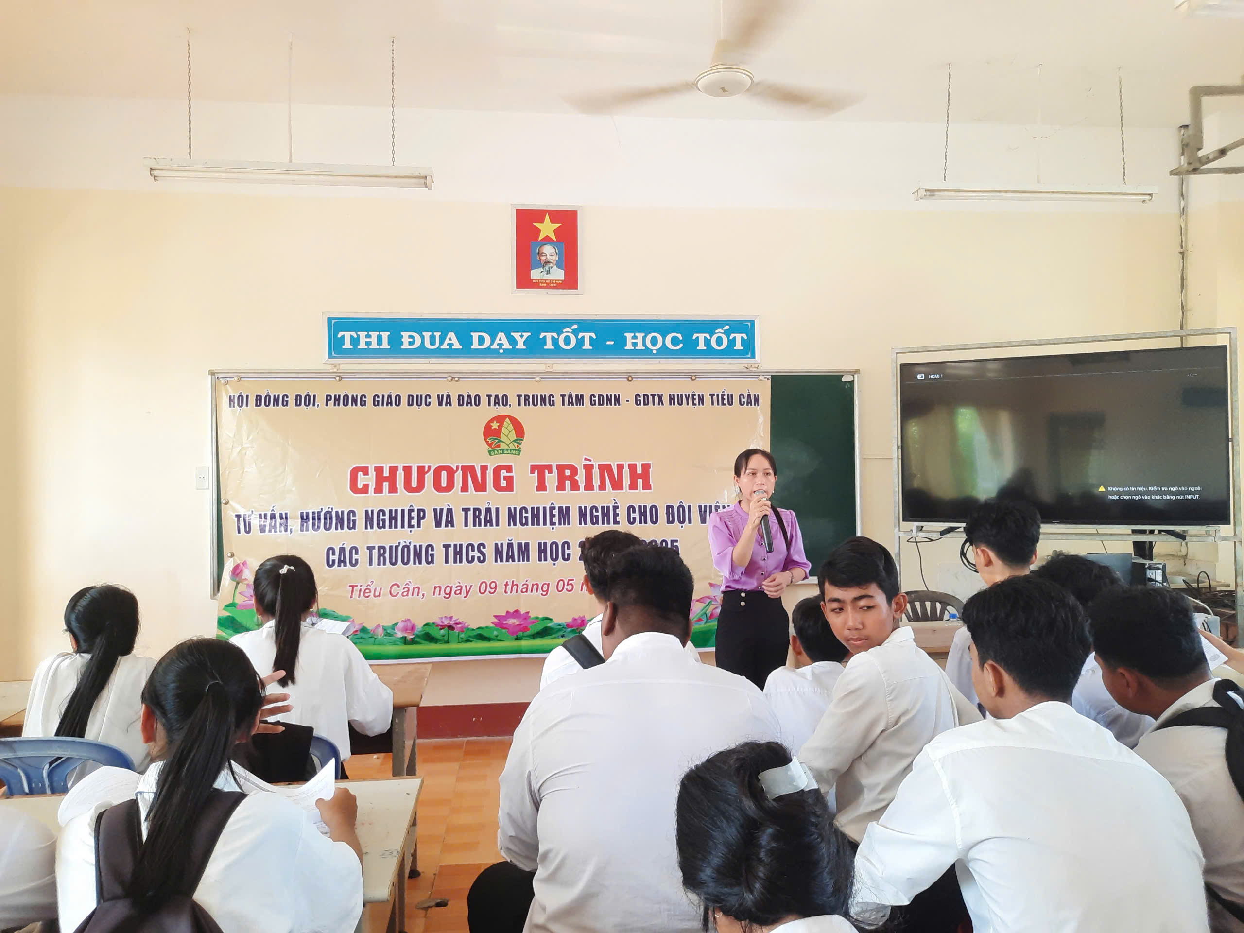 TIỂU CẦN TỔ CHỨC MÔ HÌNH HOẠT ĐỘNG TƯ VẤN HƯỚNG NGIỆP VÀ TRẢI NGHIỆM NGHỀ NGHIỆP CHO ĐỘI VIÊN LỚN