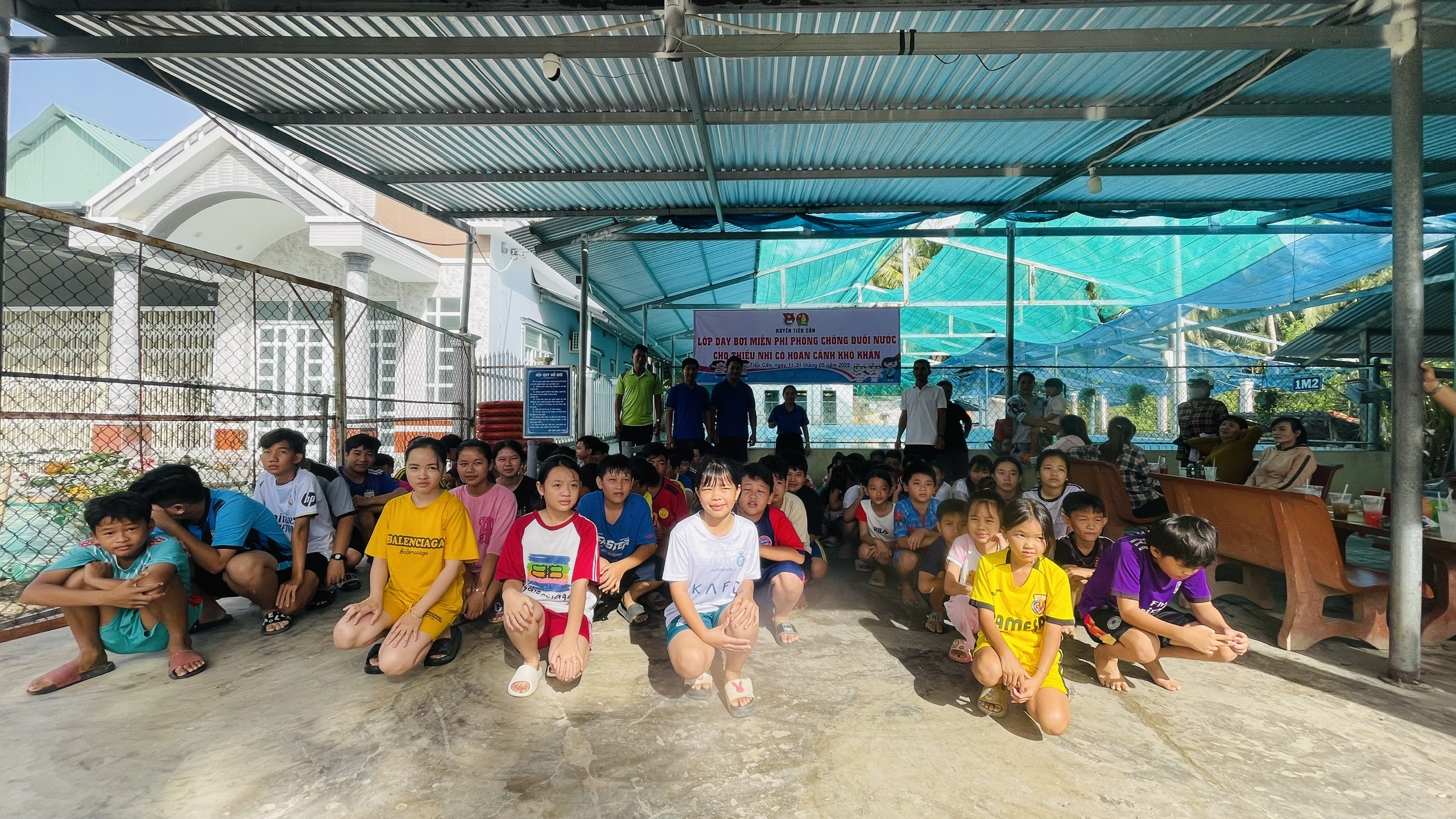 TIỂU CẦN TỔ CHỨC LỚP DẠY BƠI MIỄN PHÍ PHÒNG CHỐNG ĐUỐI NƯỚC CHO THIẾU NHI CÓ HOÀN CẢNH KHÓ KHĂN NĂM 2025