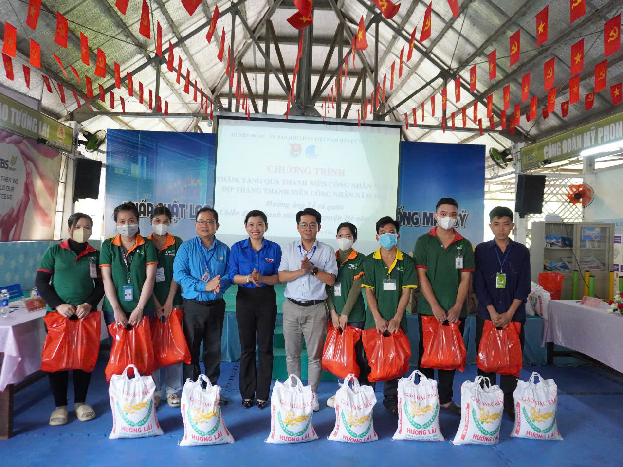 TIỂU CẦN TỔ CHỨC HOẠT ĐỘNG HƯỚNG ỨNG THÁNG CÔNG NHÂN NĂM 2025 VÀ LỄ RA QUÂN CHIẾN DỊCH THANH NIÊN TÌNH NGUYỆN HÈ NĂM 2025.
